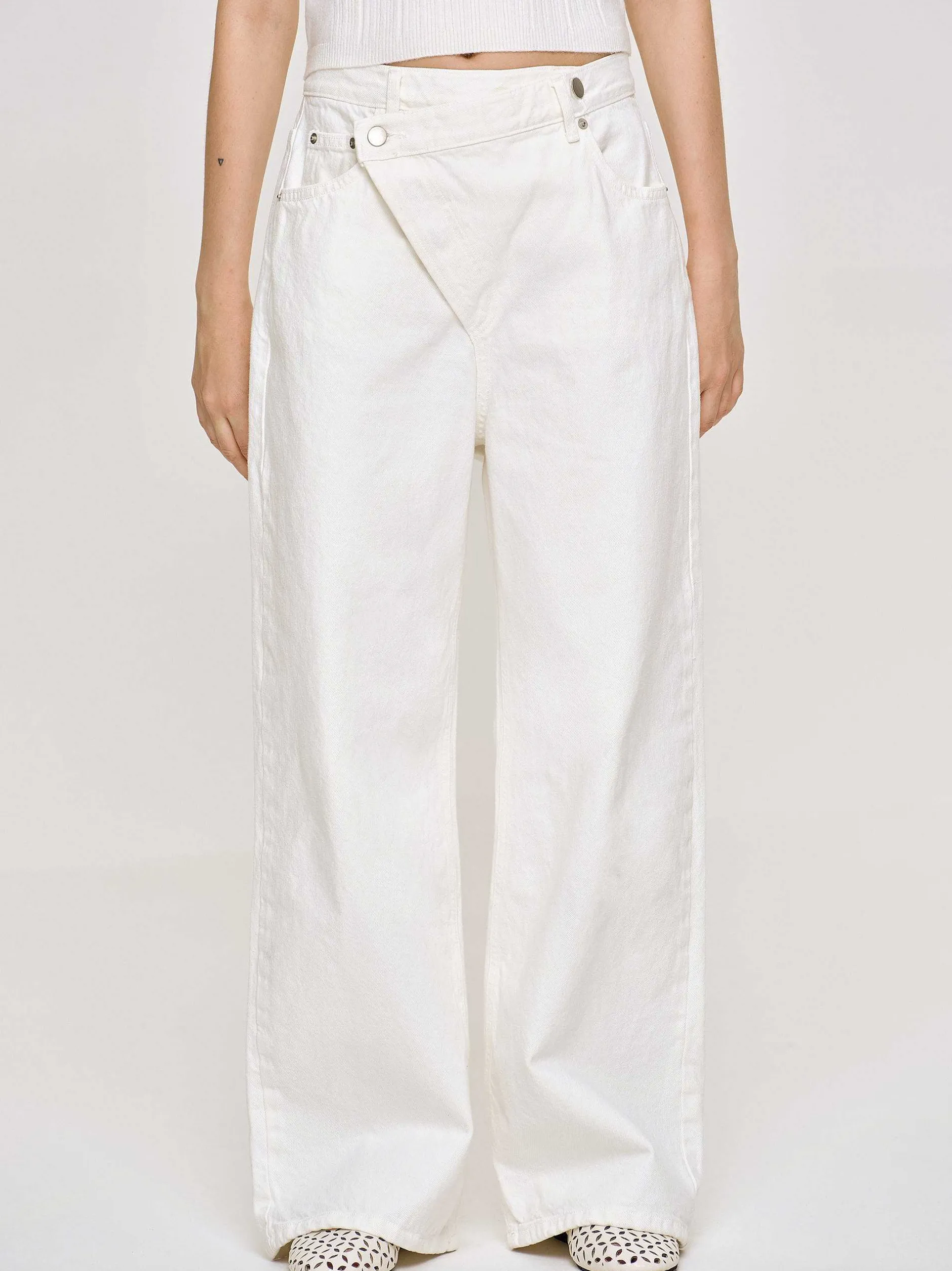 Denim-Source Unknown Crossover Jeans, White