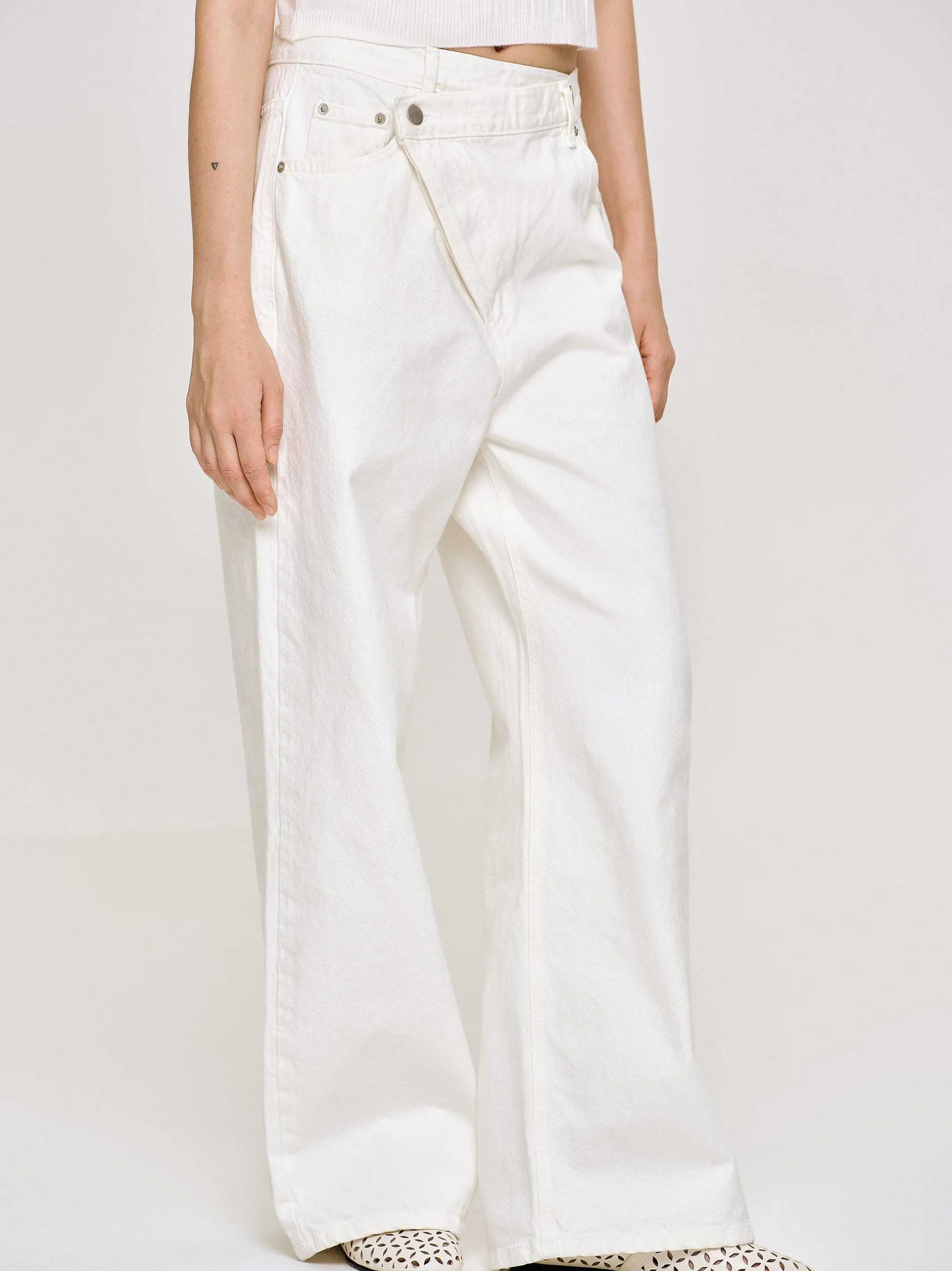 Clothing-Source Unknown Crossover Jeans, White