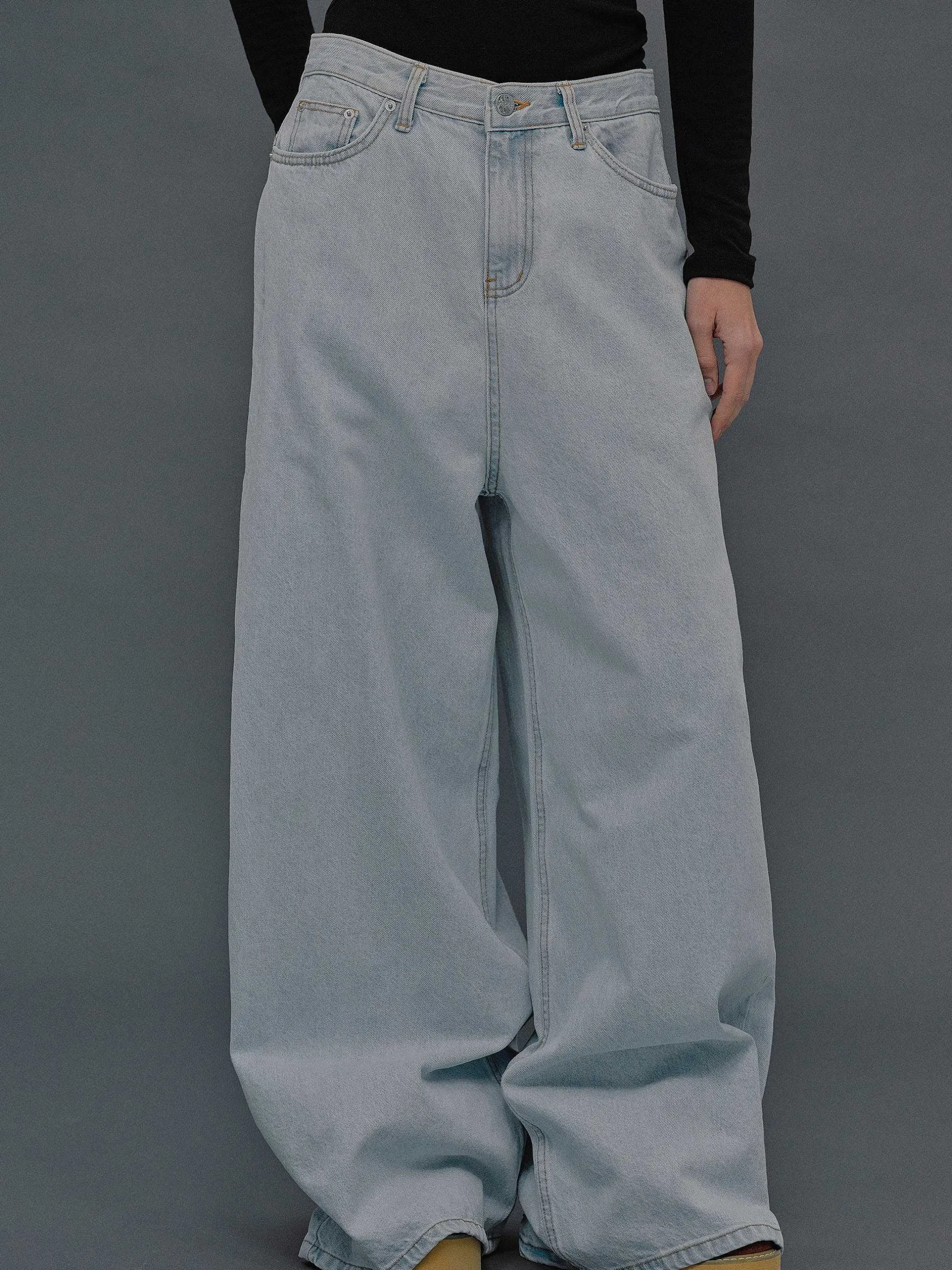Clothing-Source Unknown Oversized Fit Jeans, Light Blue Wash